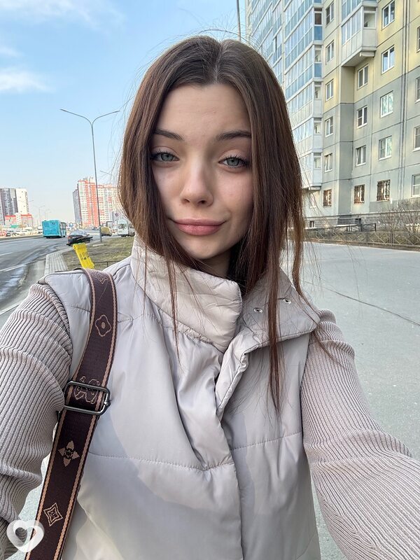 Алёна, 21, Санкт-Петербурге — анкета №931778