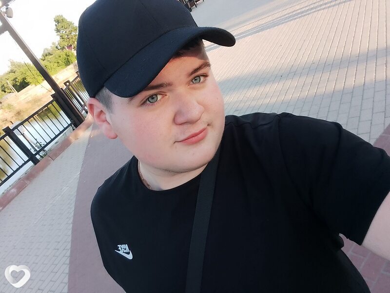 Илья, 20, Брянске — анкета №932444