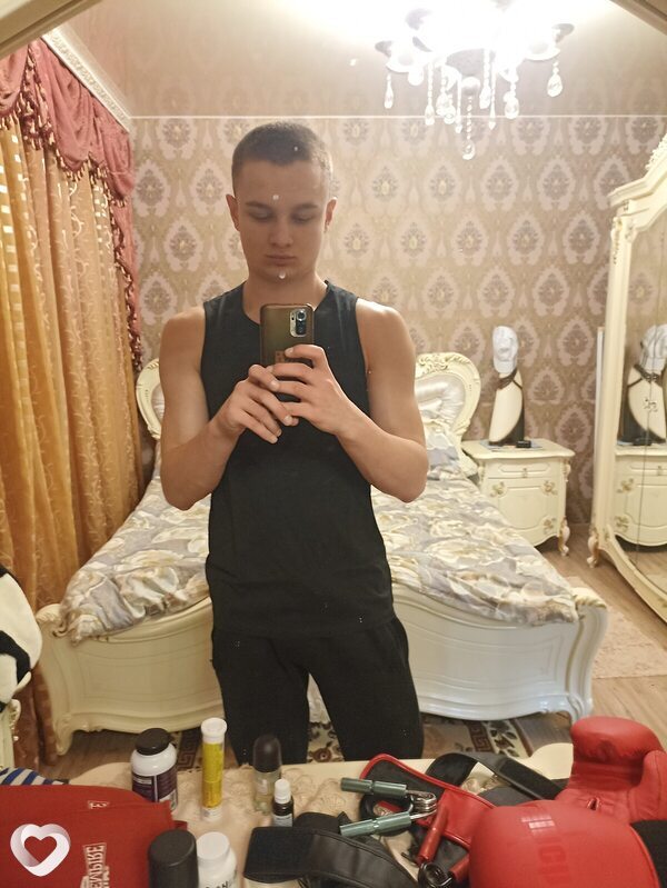 Артём, 21, Тамбове — анкета №934019
