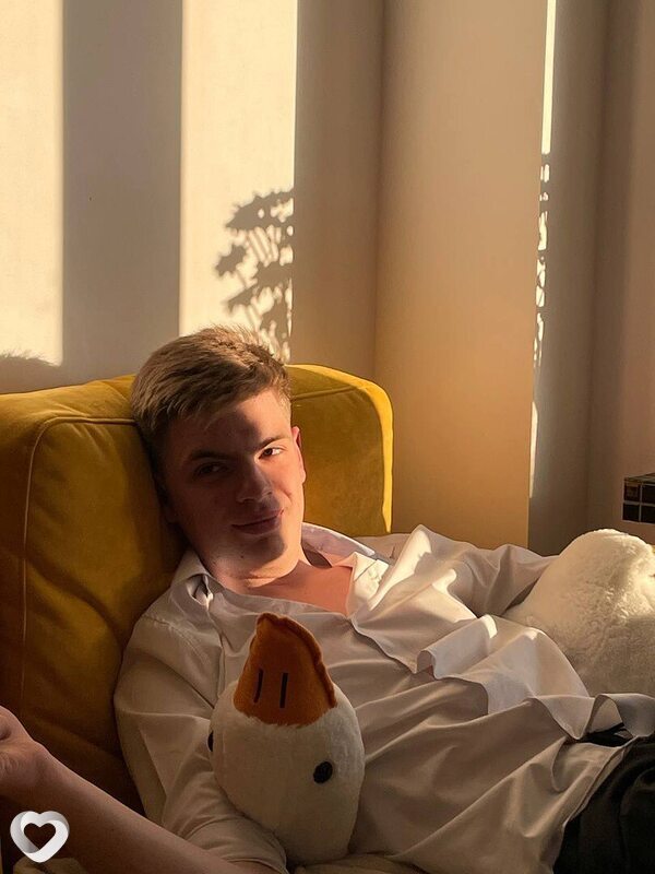 Михаил, 21, Москве — анкета №934662
