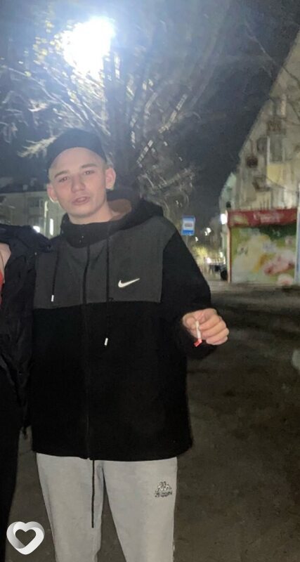 Артем, 21, Москве — анкета №939100