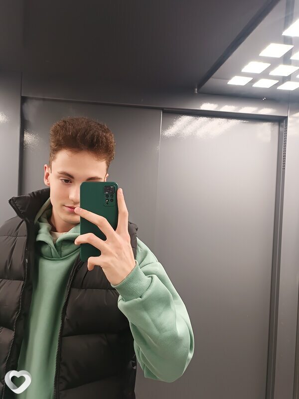 Артём, 21, Москве — анкета №939309
