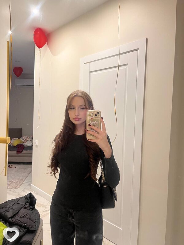 Адель, 21, Красноярске — анкета №939434
