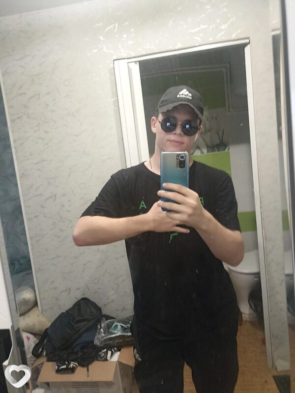 Максим, 20, Барнауле — анкета №942335