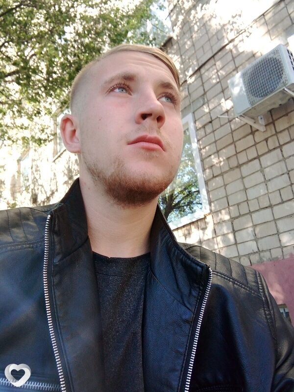 Данил, 20, Донецк (Ростовская Обл.) — анкета №942154