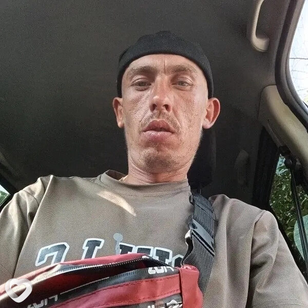 Олег, 32, Докучаевске — анкета №942846