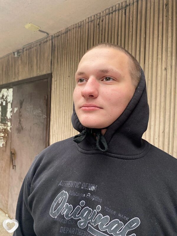 Илья, 21, Сосновом Боре — анкета №943841
