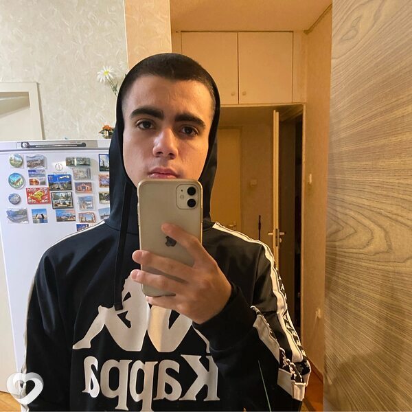 Артём, 20, Пскове — анкета №945354