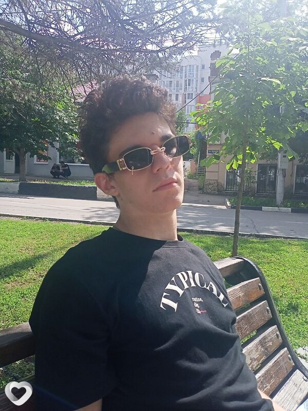 Данила, 21, Москве — анкета №945682