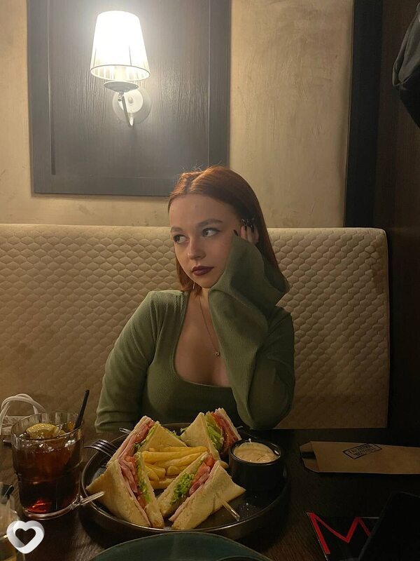 Юля, 21, Москве — анкета №946922