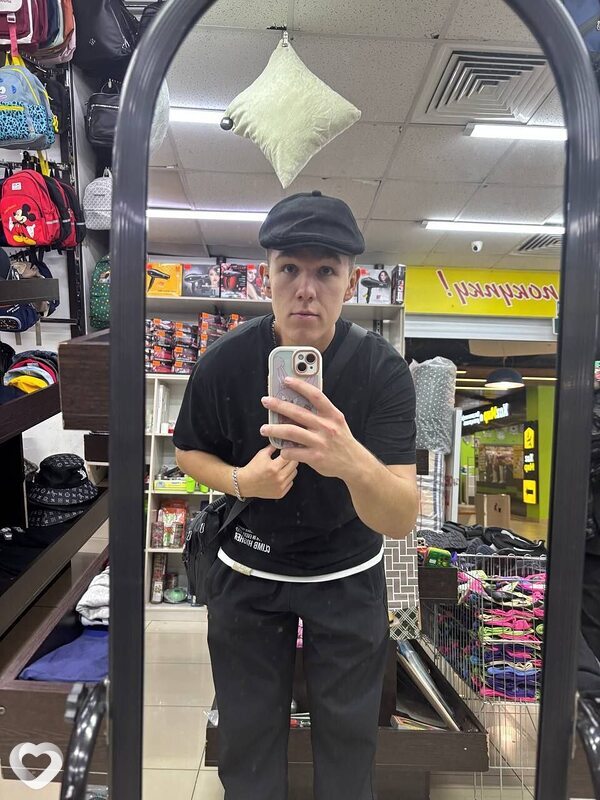 Лев, 21, Москве — анкета №949677