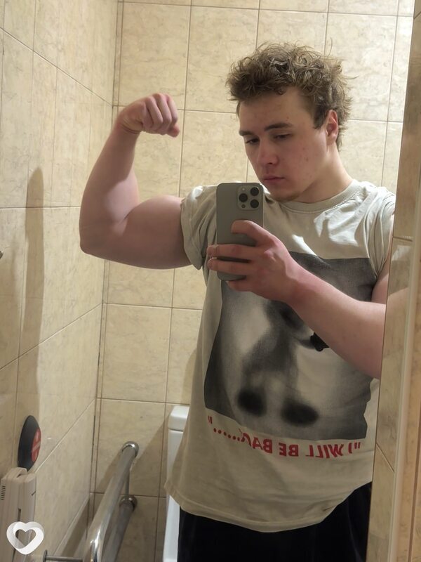 Владимир, 20, Москве — анкета №950686