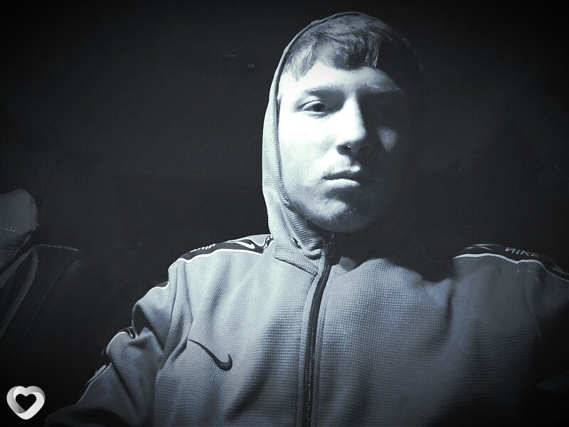 Эдуард, 25, Москве — анкета №950824