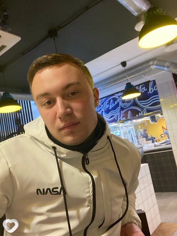 Максим, 24, Москве — анкета №951336