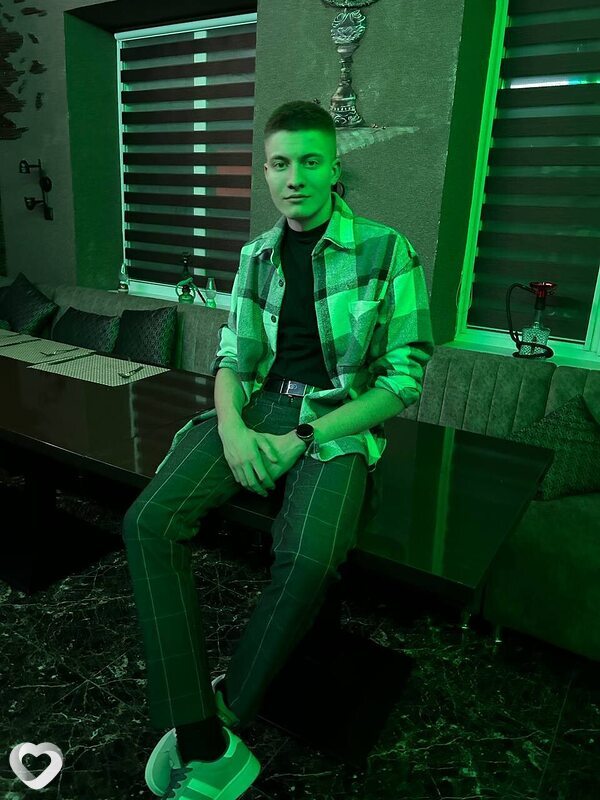 Максим, 23, Дубровно — анкета №951276