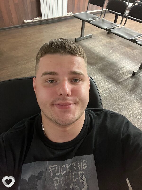 Павел, 22, Череповце — анкета №951672
