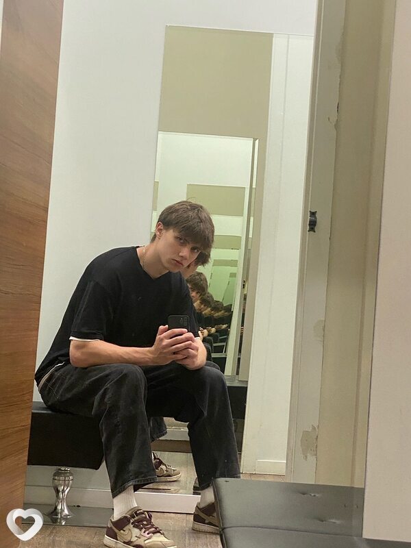 Денис, 23, Санкт-Петербурге — анкета №955996