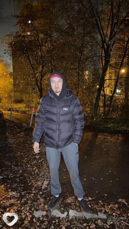 Адилет, Москва