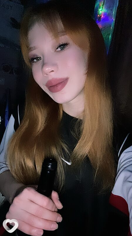 Карина, 22, Барнауле — анкета №958698