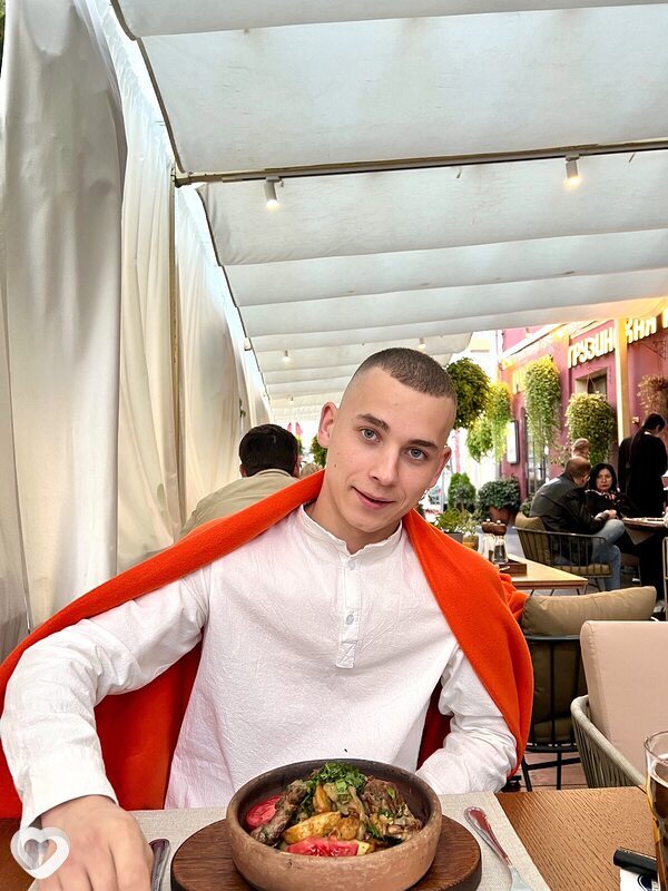 Иван, 22, Москве — анкета №960683