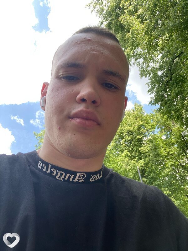 Влад, 21, Москве — анкета №963444