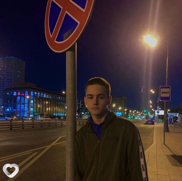 Артем, 21, Москве — анкета №964396