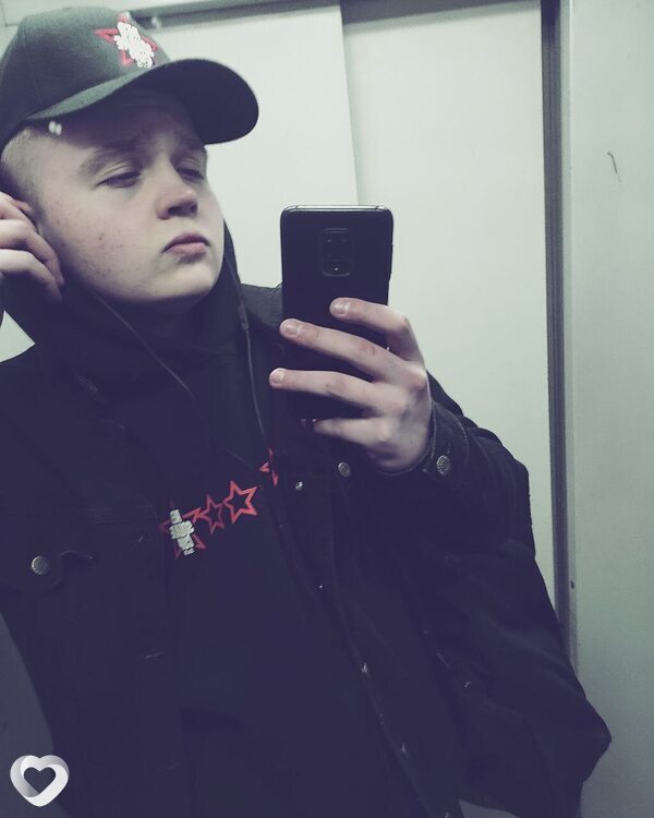 Артëм, 23, Москве — анкета №966626