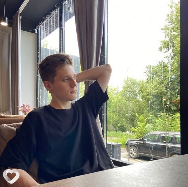 Сергей, 21, Москве — анкета №971080