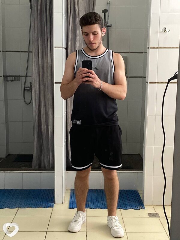 Артём, 22, Москве — анкета №971566