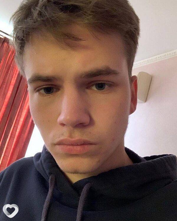 Артур, 26, Москве — анкета №972570