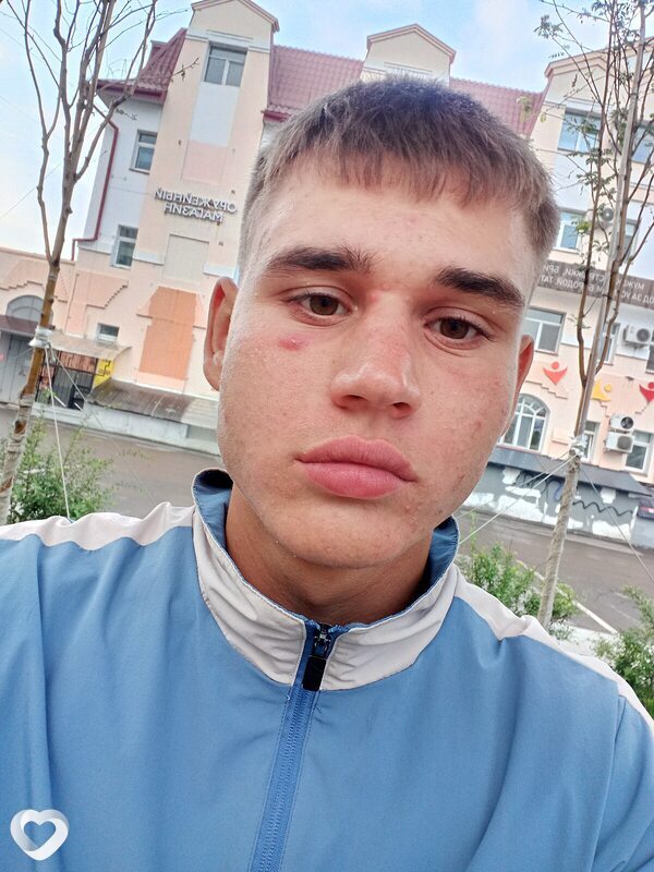 Максим, 21, Москве — анкета №973642
