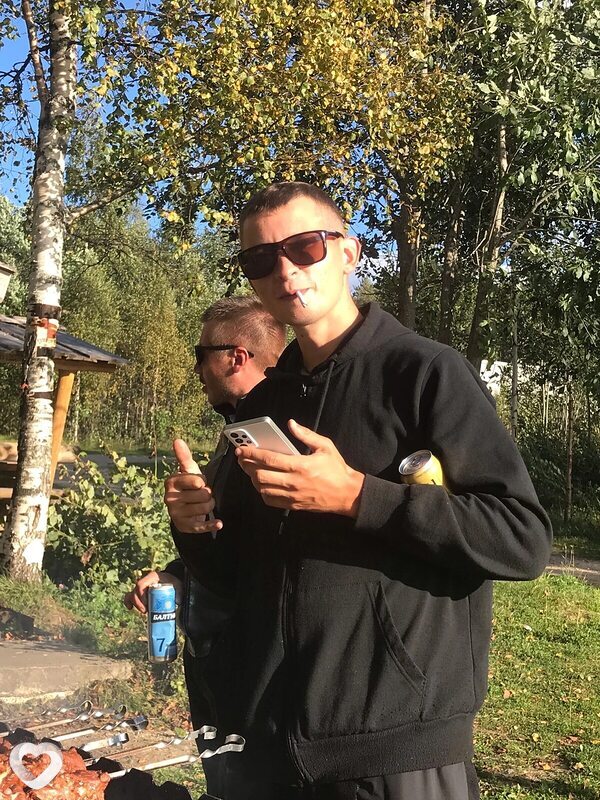 Сергей, 29, Снежном — анкета №975203