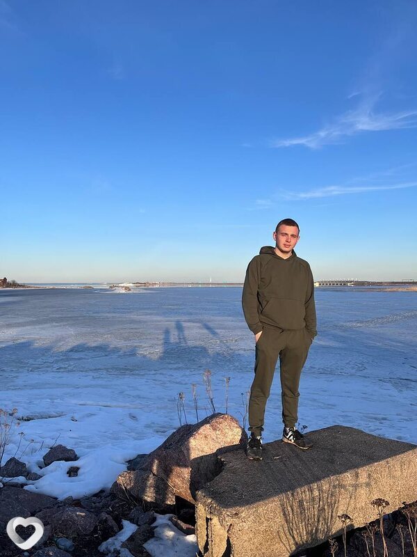 Виталий, 23, Москве — анкета №975436