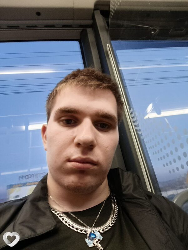 Виктор, 20, Миассе — анкета №976661