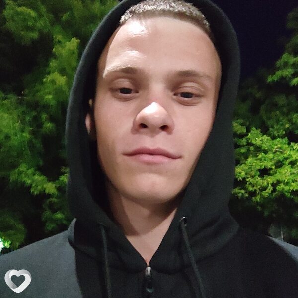 Матвей, 21, Усолье-Сибирское — анкета №978098