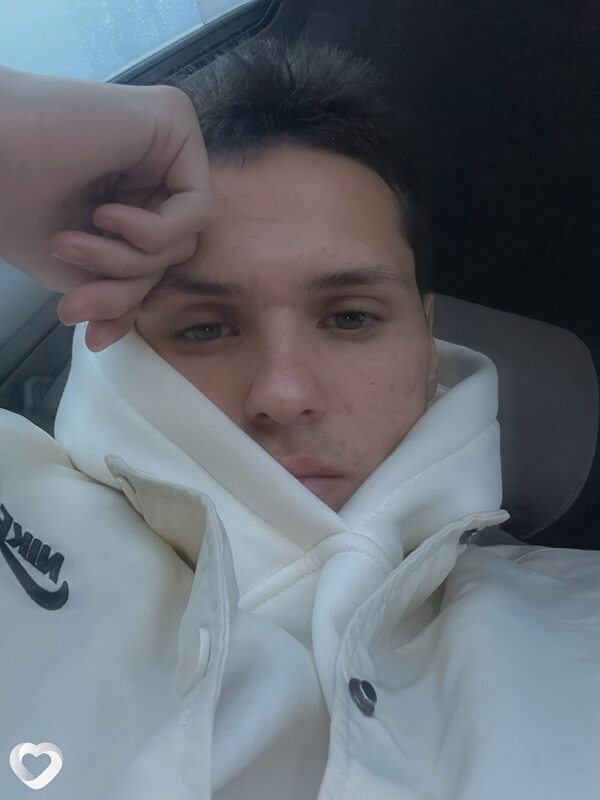 Кирилл, 23, Березниках — анкета №978668