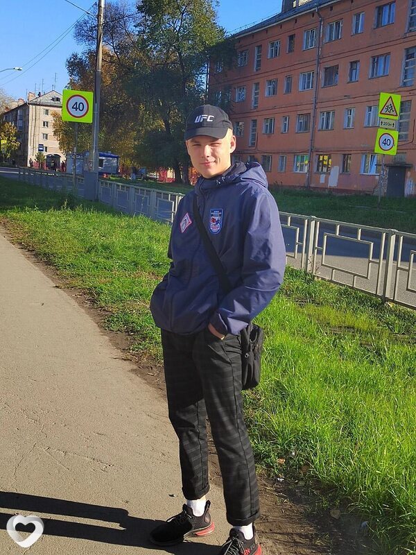Виктор, 21, Москве — анкета №979250