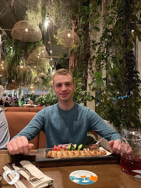 Данил, 23, Москве — анкета №981306