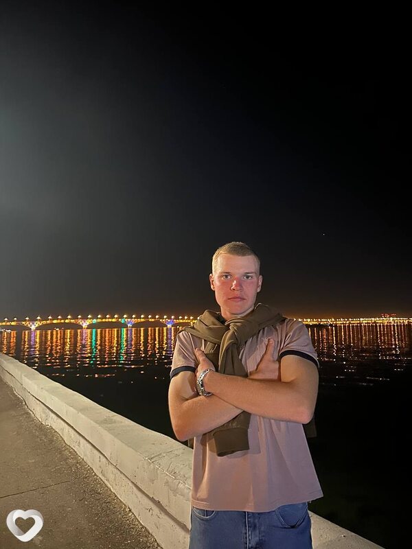Александр, 20, Саратове — анкета №983859