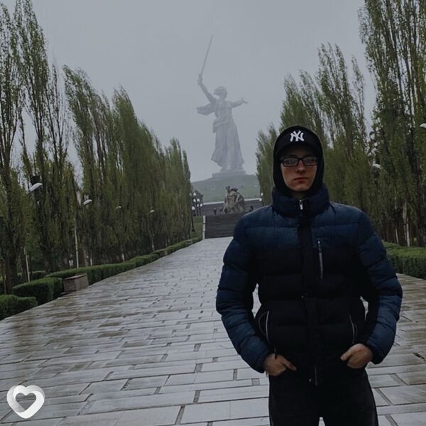 Максим, 20, Москве — анкета №984193