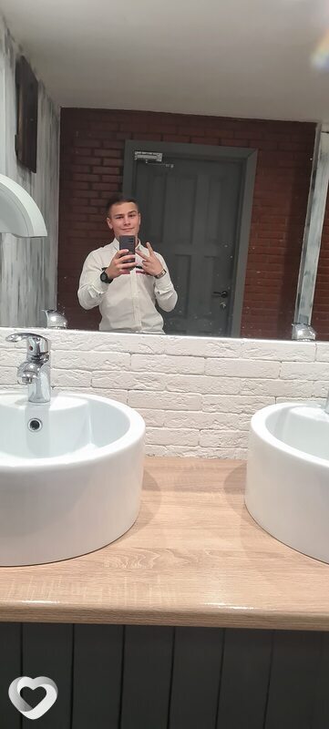 Артём, 21, Москве — анкета №984571