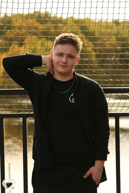 Андрей, 21, Самаре — анкета №984630