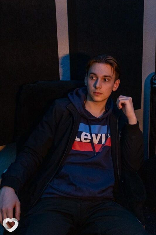 Богдан, 21, Москве — анкета №985352