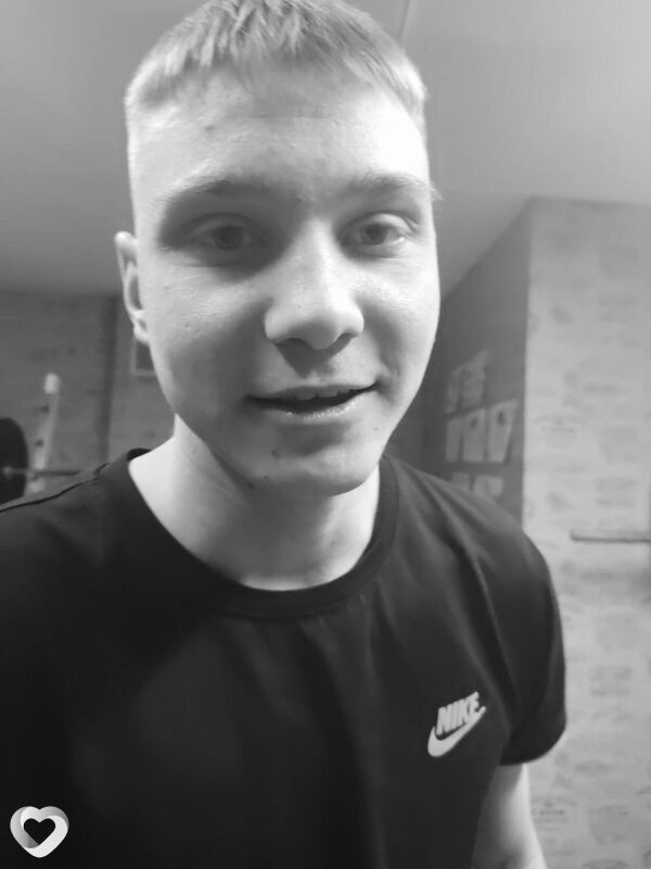 Женёк, 20, Солигорске — анкета №985825