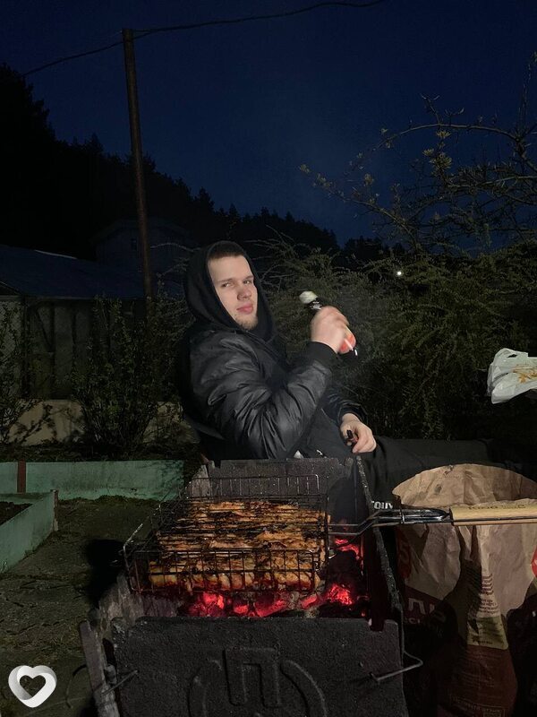 Никитос, 21, Сосновом Боре — анкета №989553