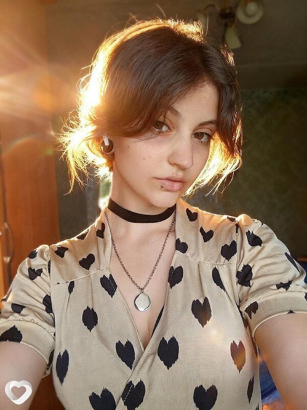 Карина, 20, Новосибирске — анкета №990998