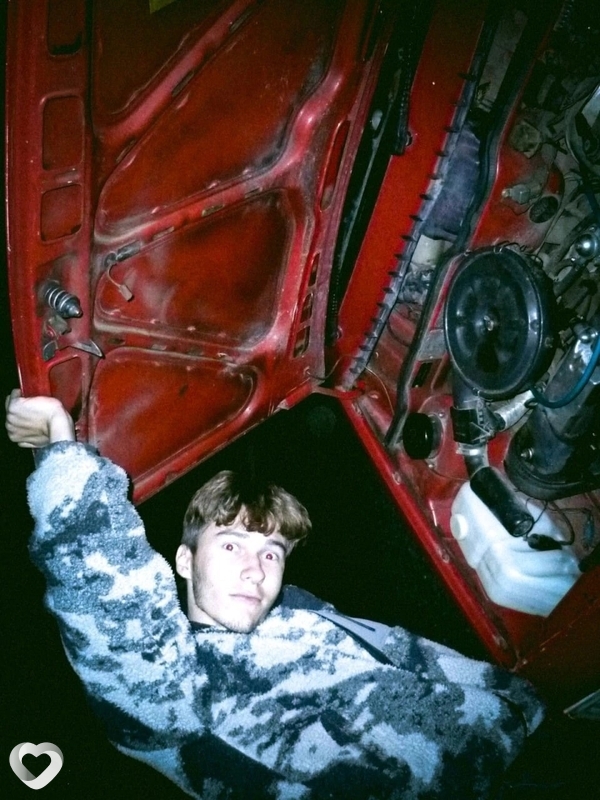 Артём, 21, Москве — анкета №991223