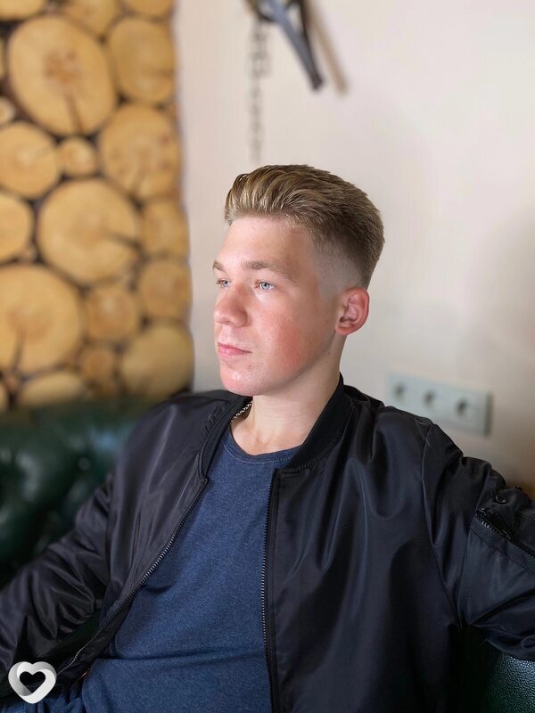 Илья, 20, Вологде — анкета №993413