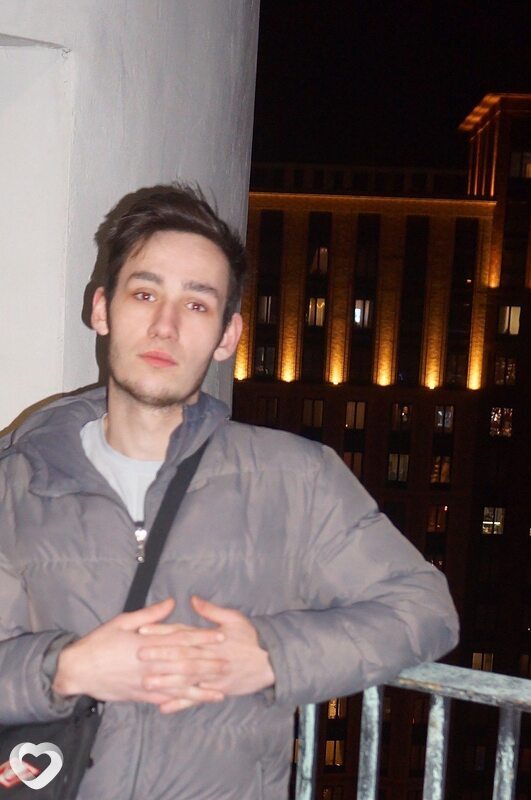 Артем, 21, Москве — анкета №993791