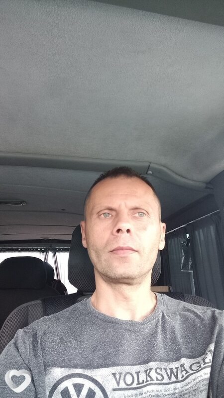 Yevhenii, Радом